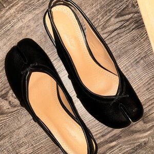 Chic Black Women's Slingback Flats